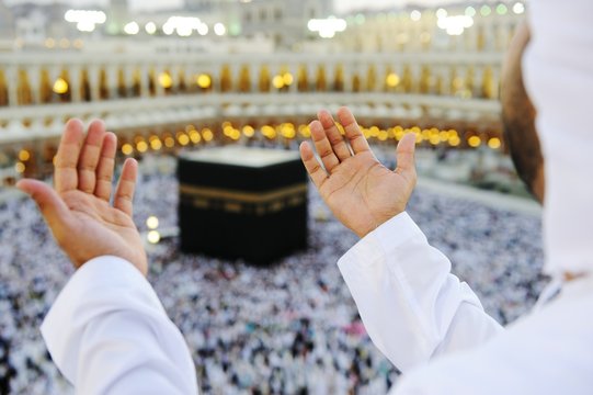 Essential Umrah Duas: A Pilgrim’s Complete Guide